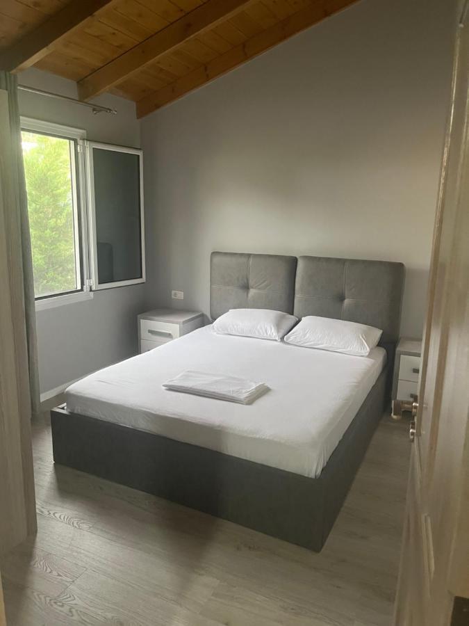 Villa Yseni Orikum Bagian luar foto